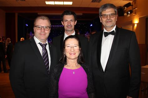 Der dj freut sich riesig über das tolle echo und wünscht allen viewern positive vibrationen!hi people! Strasshofer ÖVP lud ins Haus der Begegnung: Musik, Tanz ...