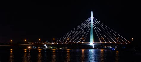 Lagos state government is responsible for some of the utilities including roads and transportation, power, water, health and education. Lagos State to Get More Street Lights, to boost night ...