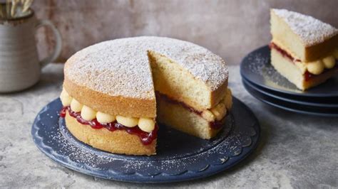 James Martin Victoria Sponge Recipe The Best Cake Recipes Bbc Food