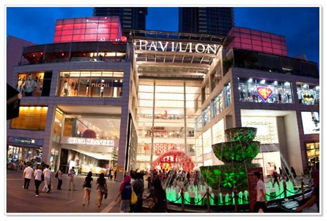 This large shopping center is nearly an entire city block and boasts a diverse array of shops. Property Malaysia Guru: TOP 4 Shopping Malls in Kuala Lumpur