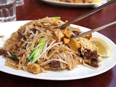 The most common are wheat flour noodles, which can be made with or without eggs. Free Images : dish, meal, meat, cuisine, noodle, asian ...
