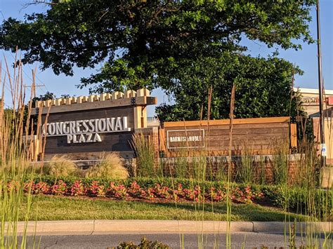 Barnes & noble in rockville made sure its customers didn't miss one day of reading. Rockville Nights: Congressional Plaza Barnes & Noble store ...