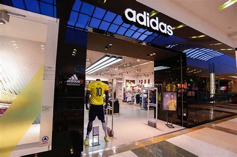Adidas Sube Una Escala Y Ronda La Veintena De Tiendas En Colombia