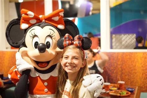 The Best Character Dining At Disney World Top 11 Places