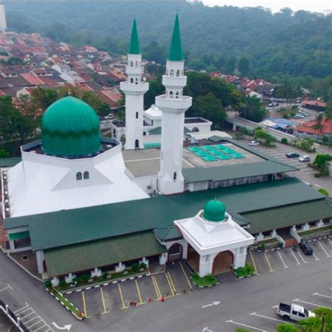Hubungi kamilihat rutedapatkan penawaranpesan mejabuat janji temupesanlihat menu. Mosques in Kuala Lumpur: Here's Where to Pray - HalalZilla