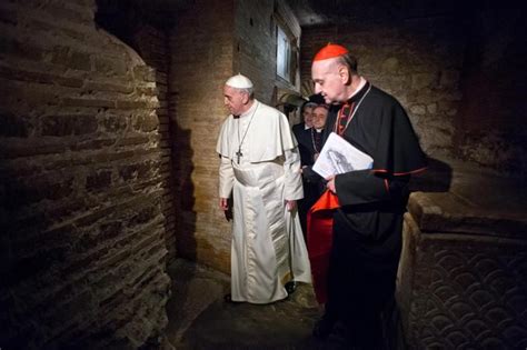 Francisco Es El Primer Papa Que Visita La Tumba De San Pedro En Las