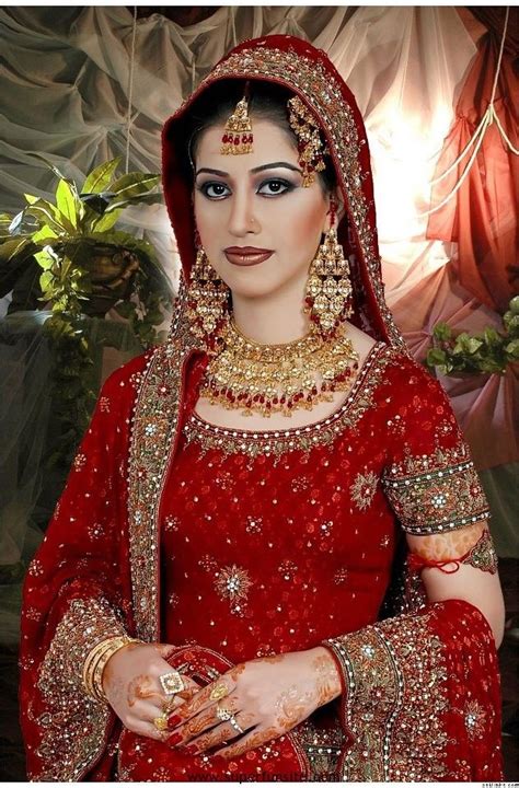 8 Pakistani Wedding Cloths In Maroon Color For Womens 4 Pakistani