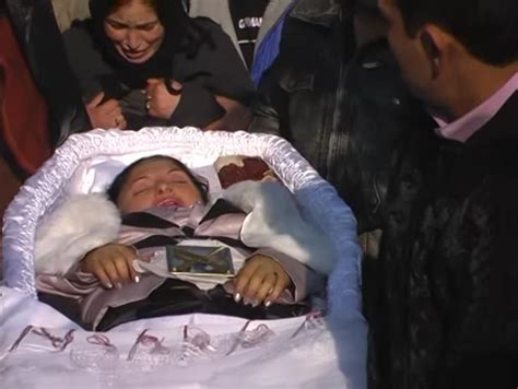 Tenza Tantareni In Her Open Casket During Her Funeral Funeral