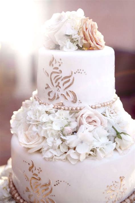25 Jaw Dropping Beautiful Wedding Cake Ideas Modwedding Beautiful