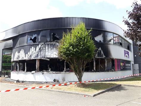 Une salle de sport entièrement brûlée à Rambouillet, la piste
