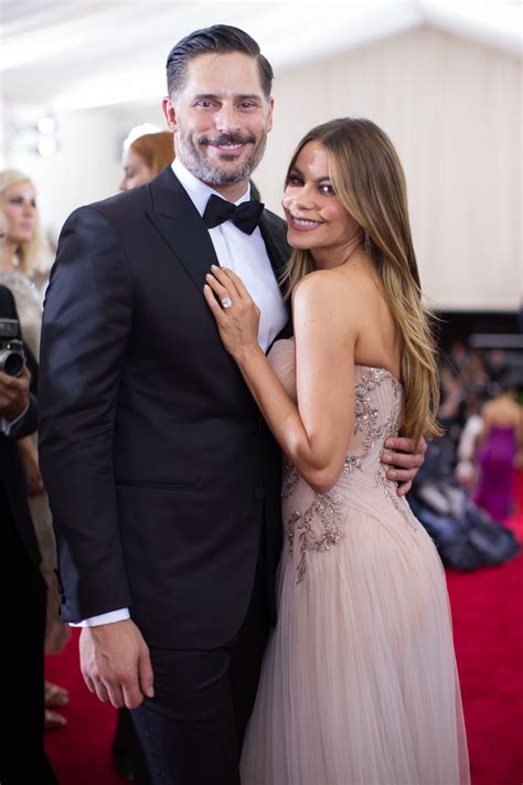Sofia vergara and joe manganiello first met at the 2014 white house correspondents' dinner and although the magic mike actor was instantly drawn to the actress, the timing just wasn't right. Joe Manganiello Gives Sofia Vergara Sweet Anniversary Gift ...