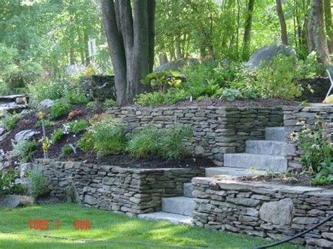 32 Beautiful Front Yard Retaining Wall Ideas Perfect For Your Front House