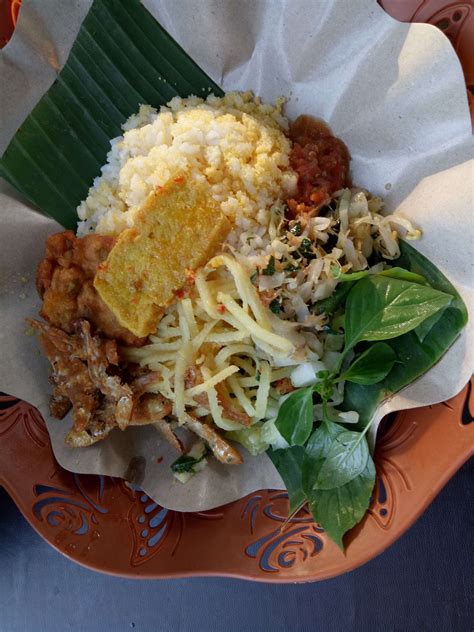 Ada sejumlah tempat berburu kuliner malam di mojokerto yang wajib kamu kunjungi. Warung Nasi Empok Malang Jawa Timur - Warung Nasi