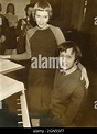 Mia Farrow und Ehemann Andre Previn mit ihren Zwillingssöhnen am ...
