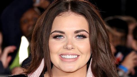 Scarlett Moffatt Slams Body Shaming Daily Mail Article Huffpost