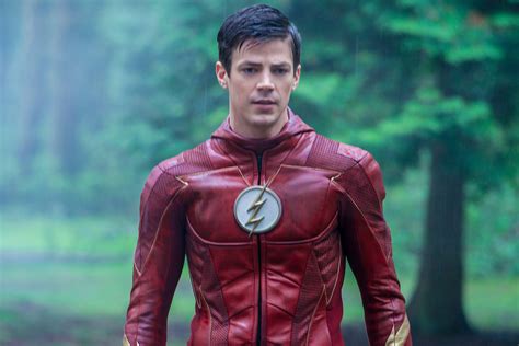 Grant Gustin Slams Body Shamers Who Mocked Him After The Flash Costume Surfaces Online Flash Tv