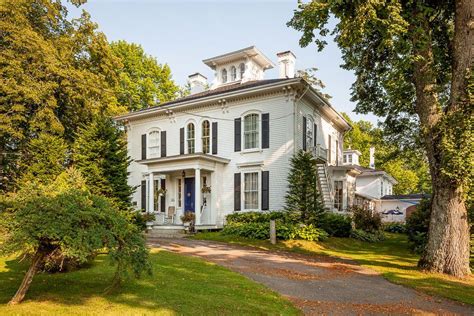 Historic Sea Captains Mansion Now A Bandb Asks 829k In Maine Curbed