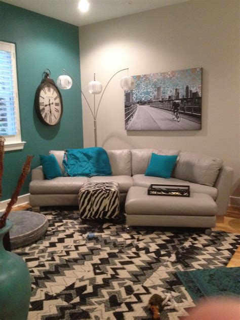 Living Room With Turquoise Accent Wall Ralnosulwe