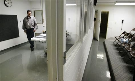 Doctor Involved In Botched Execution Experimented On Inmate Suit