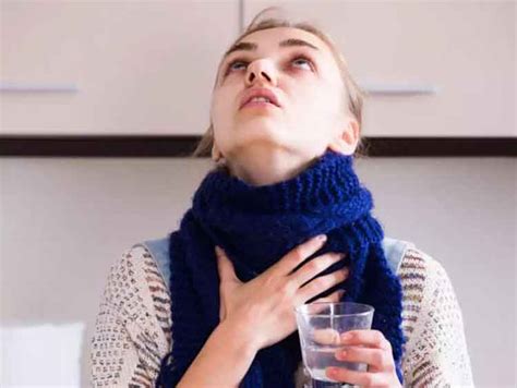 Hanya mencuci muka dengan air garam bisa mengobati jerawat! 10 Manfaat Berkumur Air Garam
