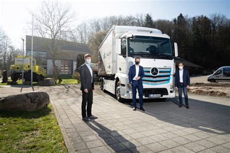 Daimler To Compare Performance Of Mercedes Benz EActros Battery