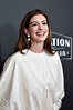Anne Hathaway Is Likely Still Traumatized From Co-Hosting the Oscars ...