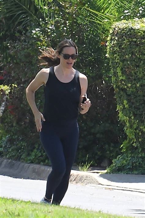 Jennifer Garner Jogging In Pacific Palisades 18 Gotceleb