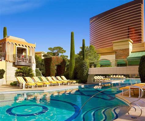 Best Pools In Las Vegas Lazy River And Wave Pools Top Pools 2020