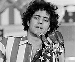 Abbie Hoffman Biography - Facts, Childhood, Family Life & Achievements