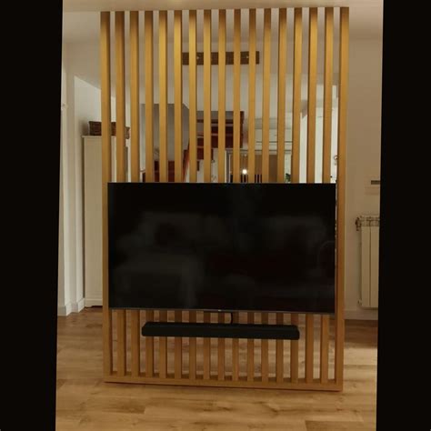 Parete Divisoria Listelli Di Legno Verticali Porta Tv Design Moderno