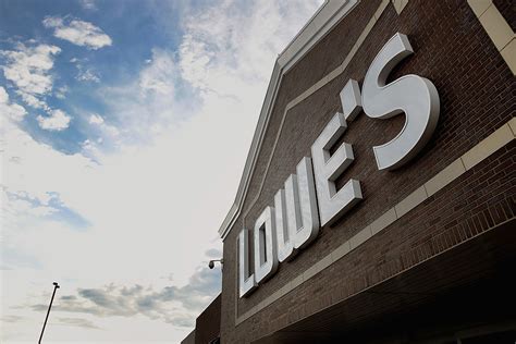 Lowes Closing Dozens Of Stores Across The United States Canada