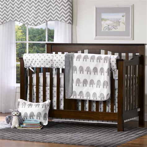 Let the little one in your home settle down to sleep in this incredible nursery set. Giveaway: Liz and Roo Bumperless Bedding Set - Project Nursery