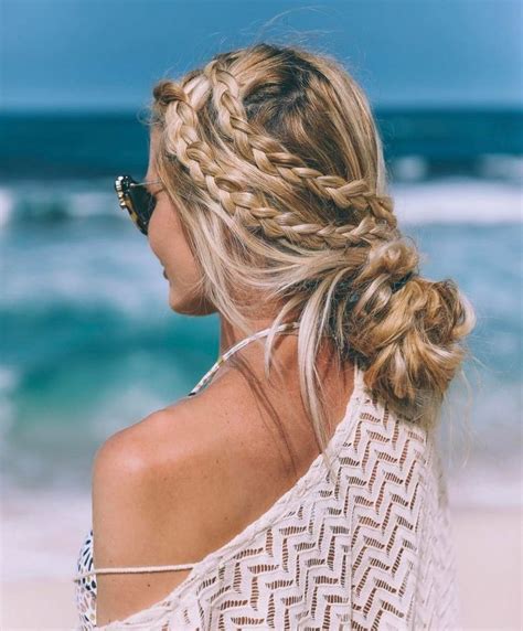 20 Inspiring Beach Hair Ideas For Beautiful Vacation In 2020 Hair