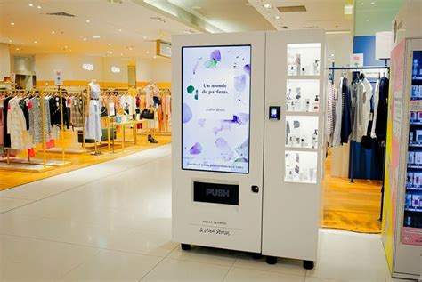 14 Examples Of Digital Technology In Retail Stores