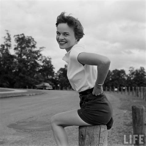 Women In 1940 1950s In Black And White Photos By Nina Leen Womens