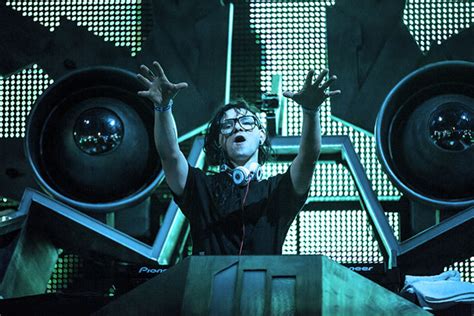 20 S Of Skrillex Rocking Out At His Own Shows Complex