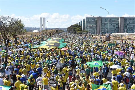 Em Brasília Manifestação Reuniu Milhares Política Estadão