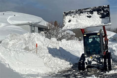 Photos Record Snowstorm Buries Parts Of Upstate New York Under 6 Feet