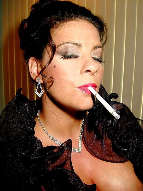Hot Middle Aged Woman Smoking Wolf58