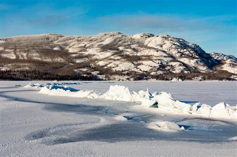 Premium Photo Pressure Ridge On Frozen Lake Laberge Yukon Canada
