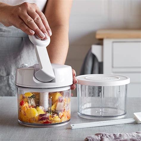 The manual food processor allows you to manually operate the chopping, whereas the electric one runs with electrical power. Manual Food Processor Set - Shop | Pampered Chef US Site