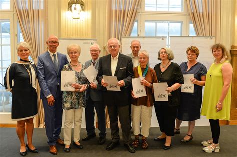Nach 1924 diente es über mehrere jahrzehnte hugo stinnes jr., dem ältesten sohn von hugo stinnes, als wohnhaus.das bauwerk steht seit 1988 unter denkmalschutz Ehrung für engagierte Bürgerinnen und Bürger - Stadt ...
