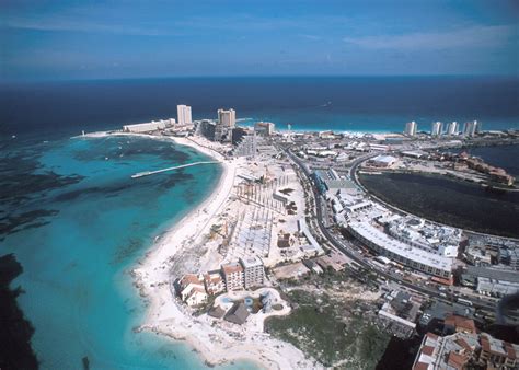 Cancún is a city in southeast mexico on the northeast coast of the yucatán peninsula in the mexican state of quintana roo. Visit Cancun on a trip to Mexico | Audley Travel