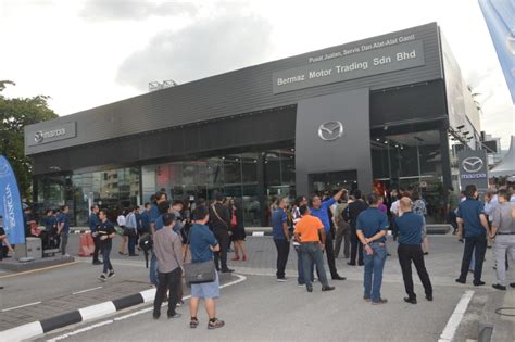 Our service experts are here to help you get your mazda into its best mechanical shape, whether you need an oil change or dash light diagnostics. Mazda 3S centre in Jelutong, Penang opens | CarSifu