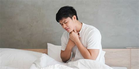 “why Is My Throat Sore” Common Causes Of A Sore Throat Everlywell