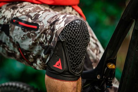 Review Dainese Trail Skins Knee Pads Bikemag