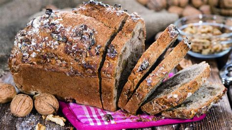 Brot backen: Schnell und einfach - 10 wertvolle Tipps - kochbar.de