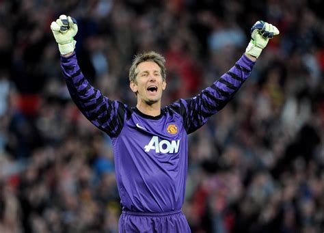 Edwin Van Der Sar Gives Savage Reply To Manchester United Goalkeeper