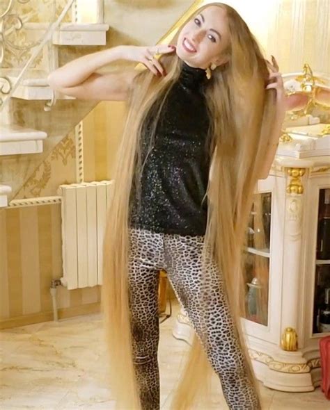 Video Rapunzels Blonde Hair Dance Long Hair Styles Long Hair Play Bun Hairstyles For Long