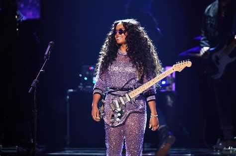 Her Owns The 2019 Grammy Stage With Soulful Performance Iheartradio